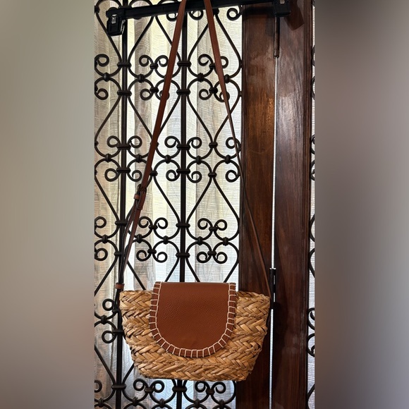 Universal Thread Handbags - Universal Thread Brown Woven Straw Crossbody Bag